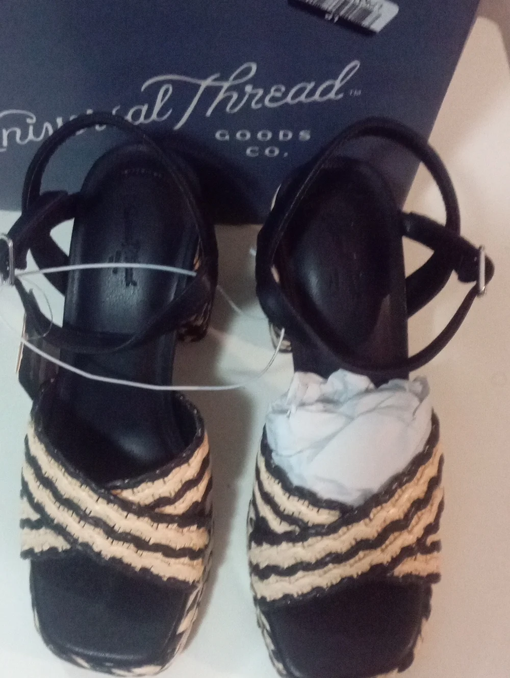 Universal Thread Bailey Black & Natural Woven Platform Sandals Sz 5 1/2 NWT $60